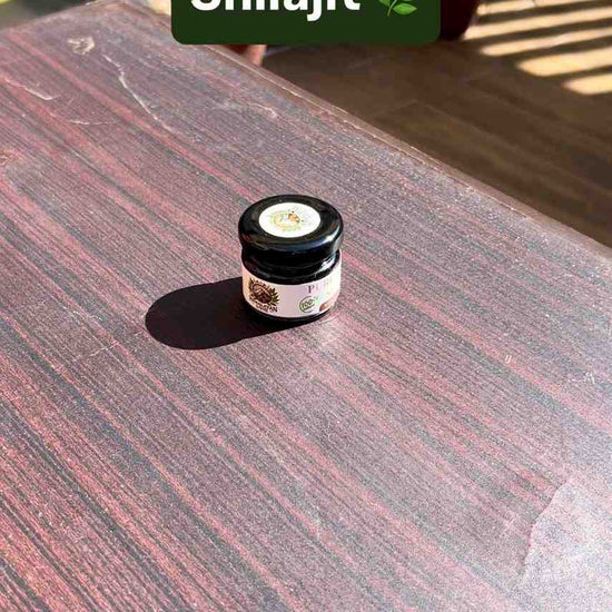 How to use Pure Himalayan Shilajit resin by measuring a small amount with the included stainless steel spoon and dissolving it in warm water.